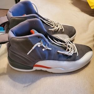 Jordan retro 12 cool grey